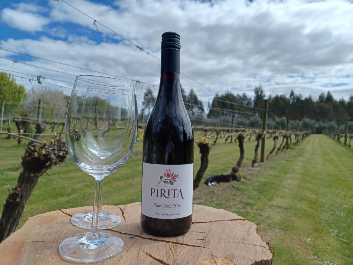 Pirita Vineyard Cottage. Upper Moutere 外观 照片